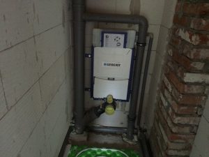 Geberit a rozvody vrátane odvetrania vo WC